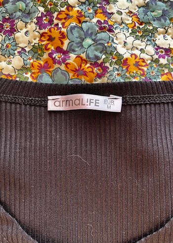 Kısa Kollu V Yaka Siyah Crop - Görsel 2