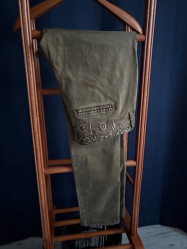 Guess Guess Haki Taşlı Pantolon/Jeans style