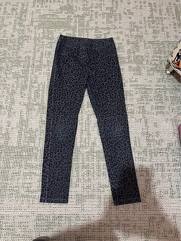 Leopar desenli tayt pantolon