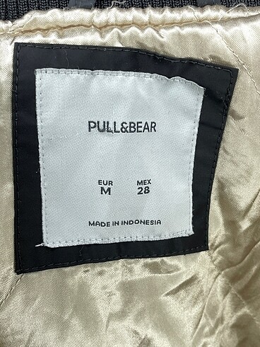 m Beden siyah Renk Pull and Bear Kot Ceket %70 İndirimli.