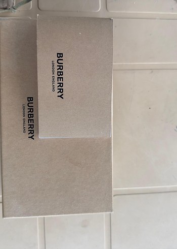 Burberry unısex Gözlük - Minimalist Sokak Stili - Görsel 3