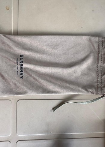 Burberry unısex Gözlük - Minimalist Sokak Stili - Görsel 5