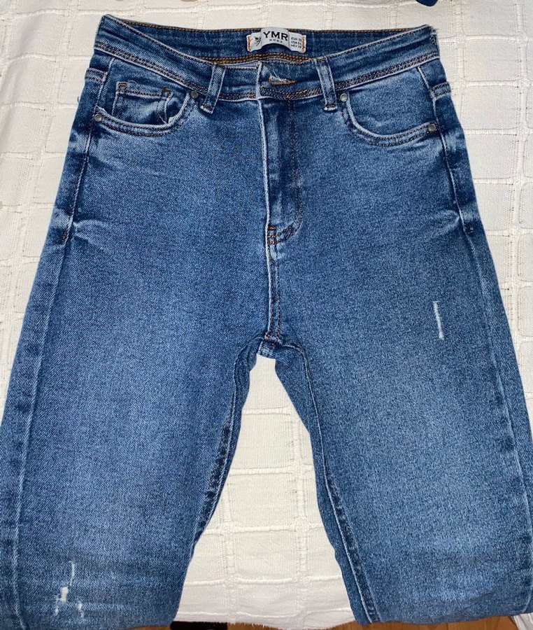 Yırtmaçlı Dar Kesim Midi Kot Pantolon - Görsel 3