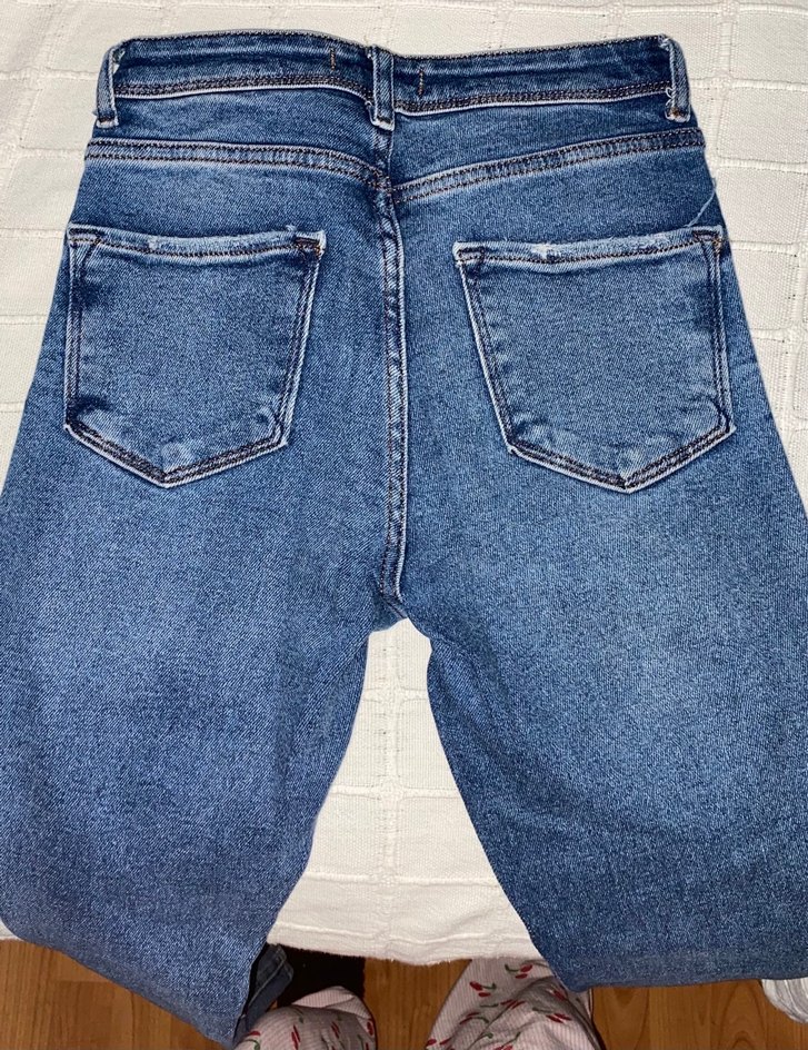 Yırtmaçlı Dar Kesim Midi Kot Pantolon - Görsel 5