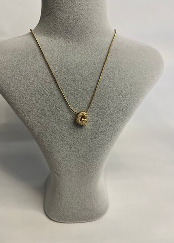 Altın Renk Mini Boncuklu G Harfi Kolye - Görsel 2