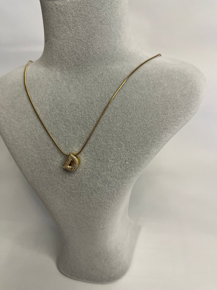 Altın Renk Mini Boncuklu D Harfi Kolye - Görsel 2