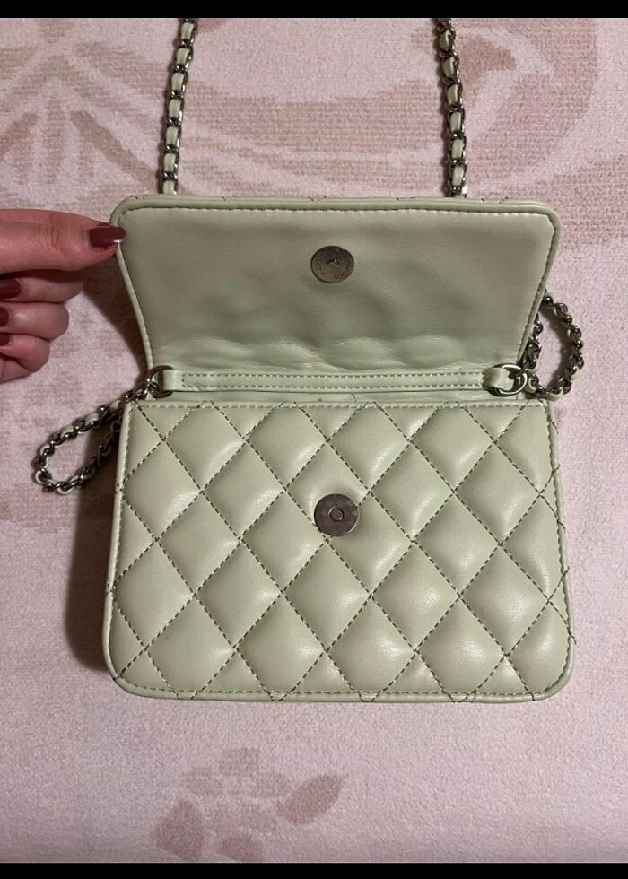 Bershka yeşil çanta - Görsel 4