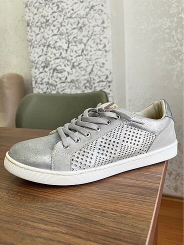 Flo Ayakkabı GRİ SPOR AYAKKABI SNEAKER 39 NUMARA