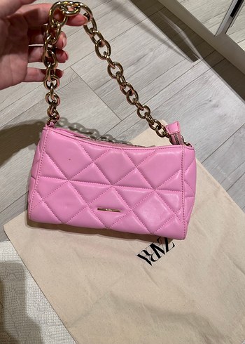 Bershka Pembe Kapitone Zincirli Omuz Cantasi