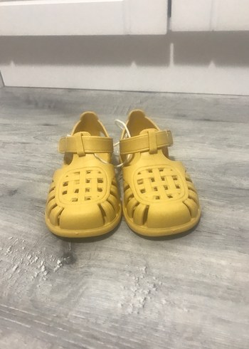 Çocuk Sarı Tokalı Kauçuk Sandalet