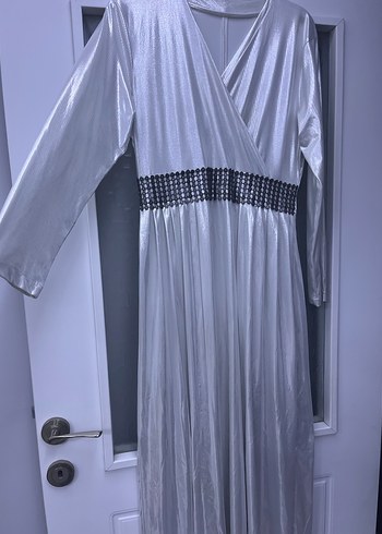 V Yaka Uzun Pilili Beyaz Abiye Elbise - Görsel 2