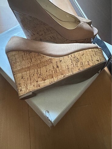 37 Beden ten rengi Renk Nine west burnu açık ayakkabı