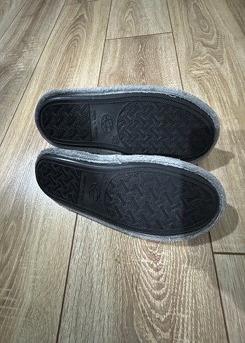 Gri pofufuk Sıcak Ev Terliği - Görsel 3