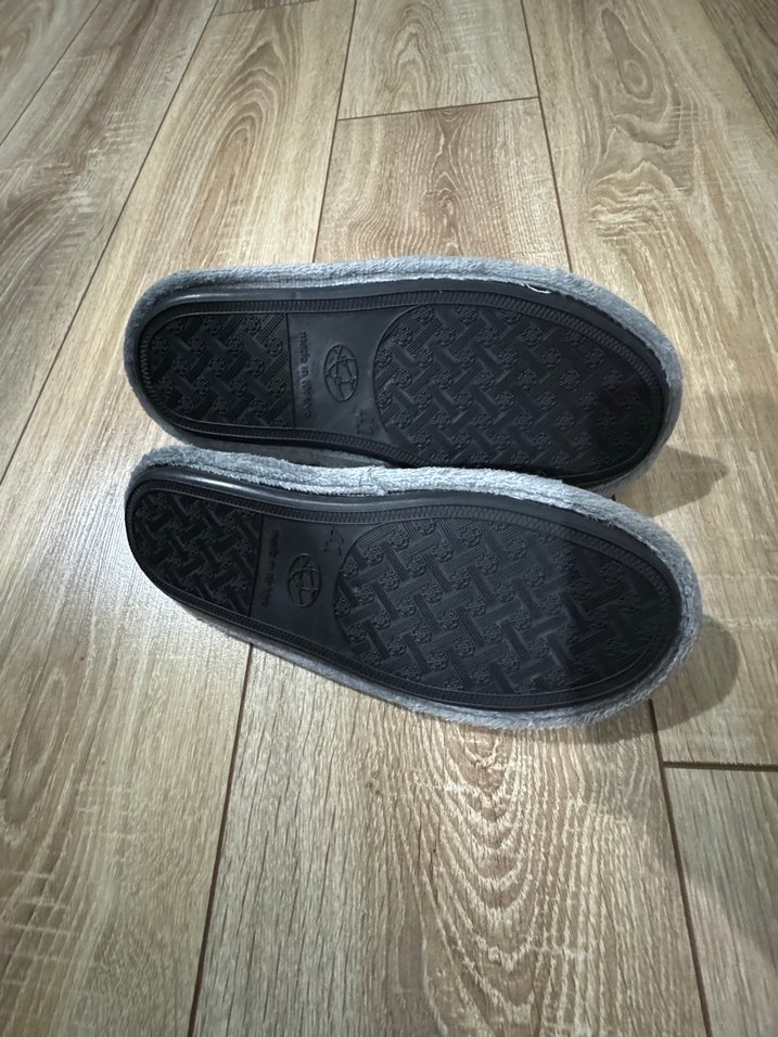 Gri pofufuk Sıcak Ev Terliği - Görsel 3