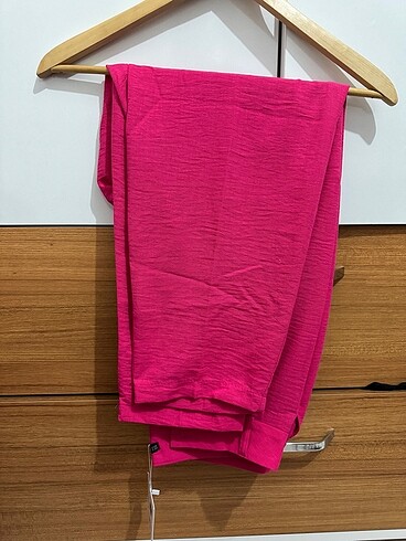 pembe pantolon
