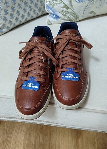 Skechers 42 numara sıfır ürünn