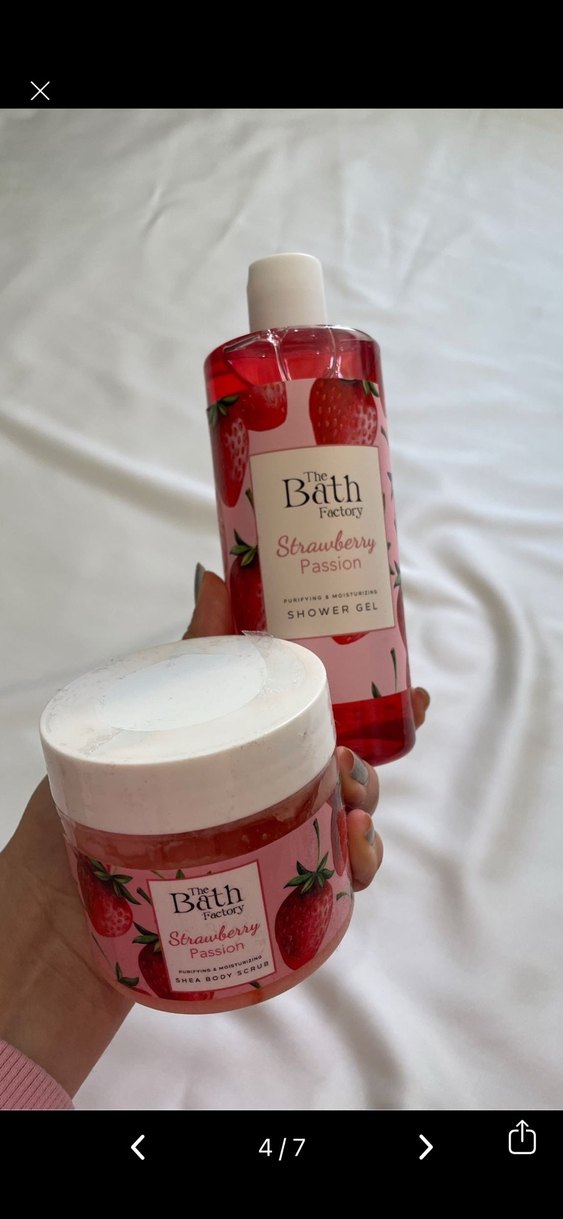 The Bath Factory Çilek Aromalı Shea İçerikli Duş Jeli Seti - Görsel 4