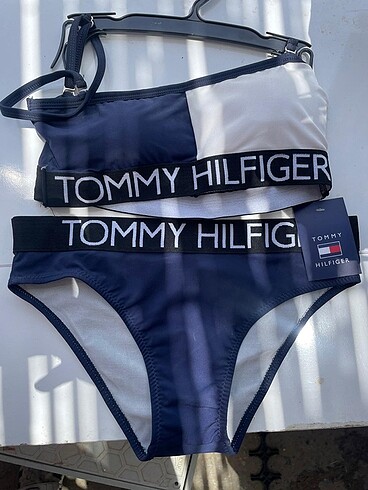 Tommy hılfıger yazılı bikini takımı beyaz lacivert