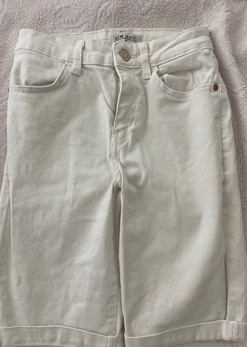 LC Waikiki Düğmeli Beyaz Denim Midi Şort
