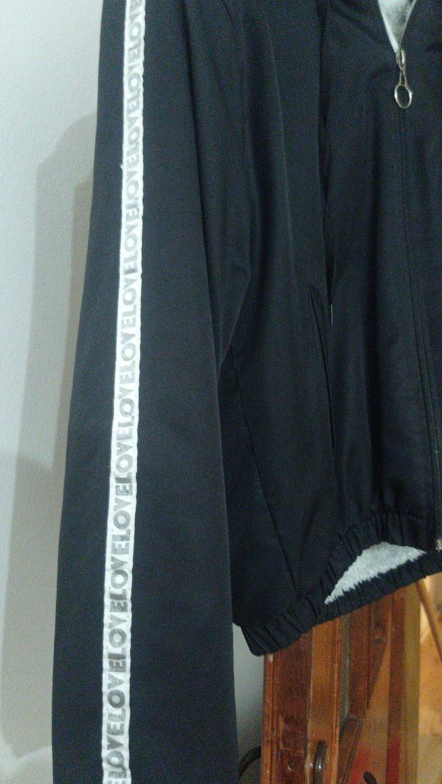 Siyah Kapüşonlu Kısa Fermuarlı Kadın Ceket - Görsel 2