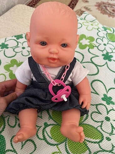 Emzikli masal anlatan bebek