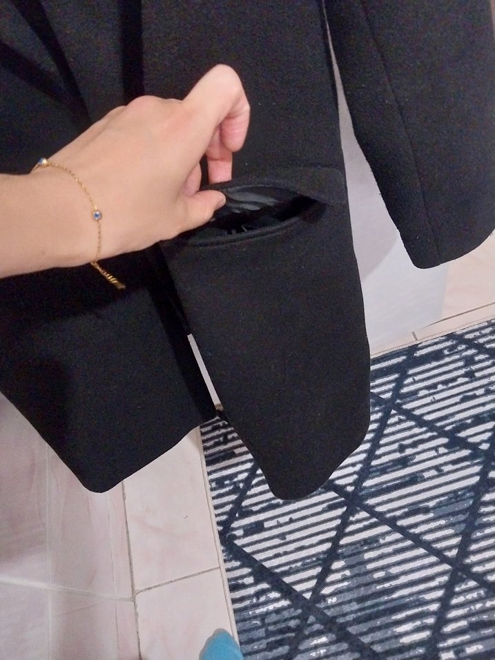 Siyah kadın kaban - Görsel 4