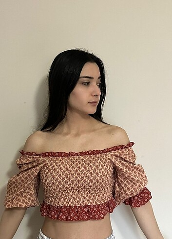 Madonna Yaka Beli Lastikli Crop