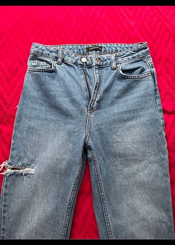 Trendyol & Milla Kadın Mavi Yırtık Paça Kot Pantolon