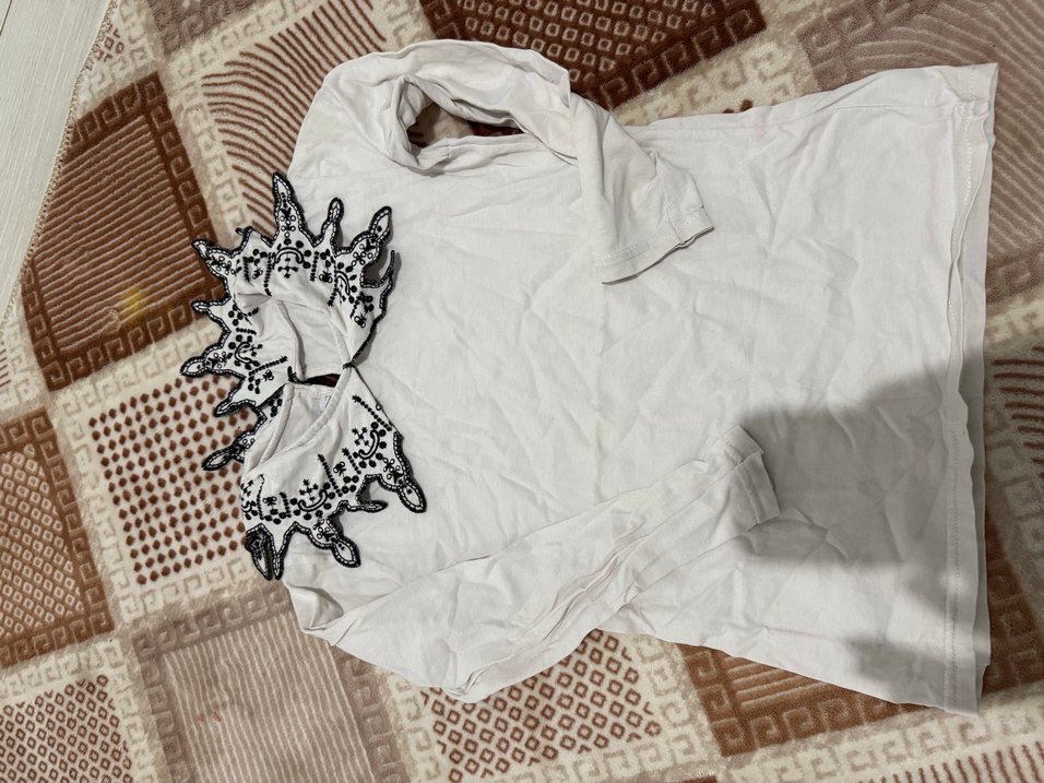 Beyaz Deri Kürklü Nakışlı Kız Bolero - Görsel 2