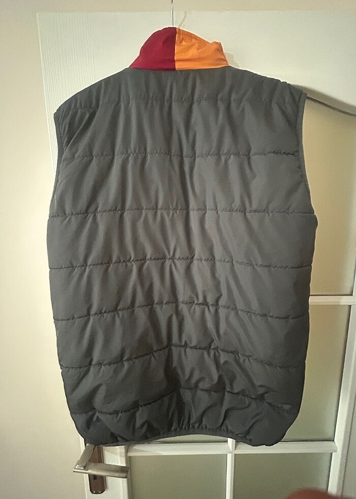 Orijinal lisanslı yelek - Görsel 2