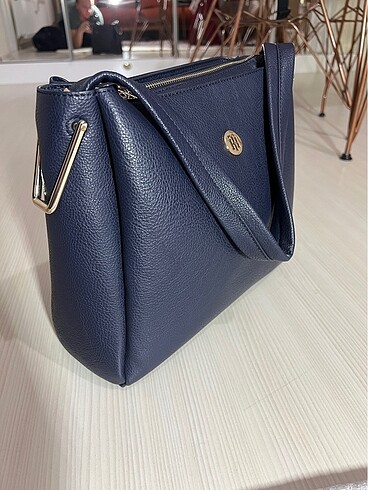 TOMMY HILFIGER ORJİNAL SIFIR KOL ÇANTASI