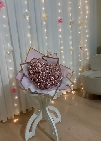 Pembe kurdele Gül Buketi.