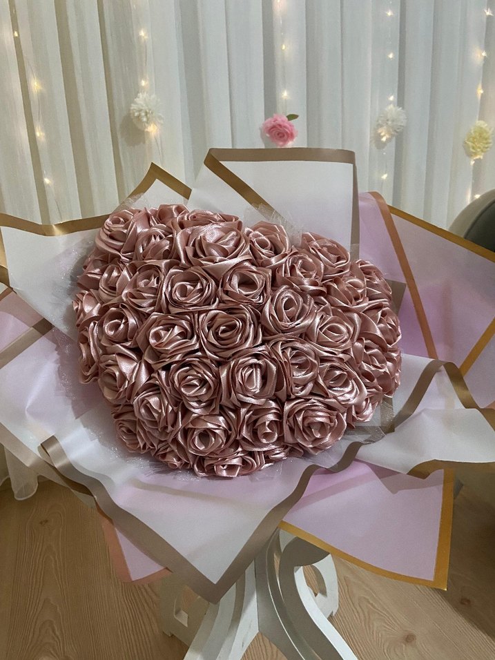 Pembe Kurdele Detaylı Isteme Çiçegi - Görsel 3