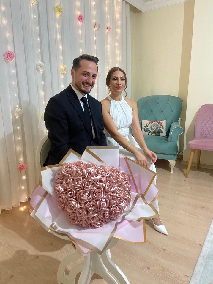 Pembe Kurdele Detaylı Isteme Çiçegi - Görsel 2