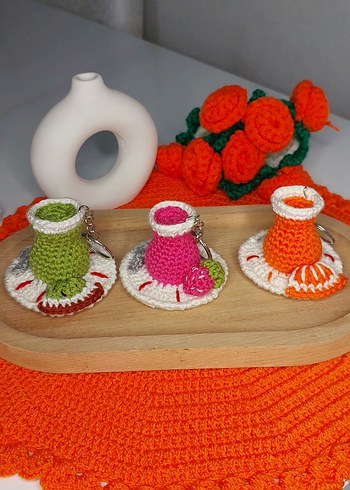 Renkli Örgü Kadın Anahtarlık - Görsel 3