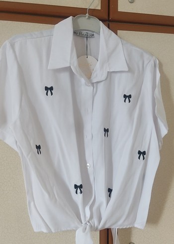 Nakışlı Beyaz Kısa Kollu Kadın Gömlek - Görsel 2