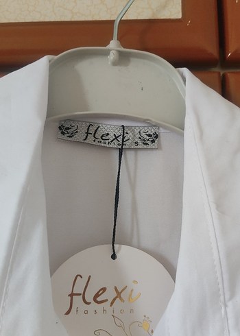 Nakışlı Beyaz Kısa Kollu Kadın Gömlek - Görsel 4