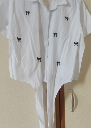 Nakışlı Beyaz Kısa Kollu Kadın Gömlek - Görsel 3