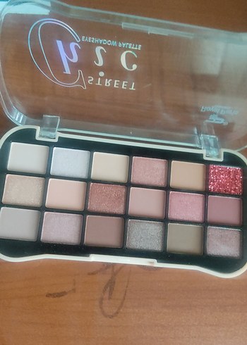 Bej Tonlarında Göz Farı Paleti - Görsel 2