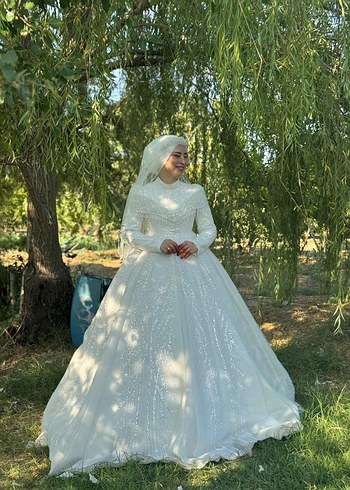 40 Beden Duvaklı Uzun Kollu Beyaz A Kesim Gelinlik
