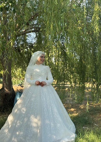 Gelinlik Duvaklı Uzun Kollu Beyaz A Kesim Gelinlik