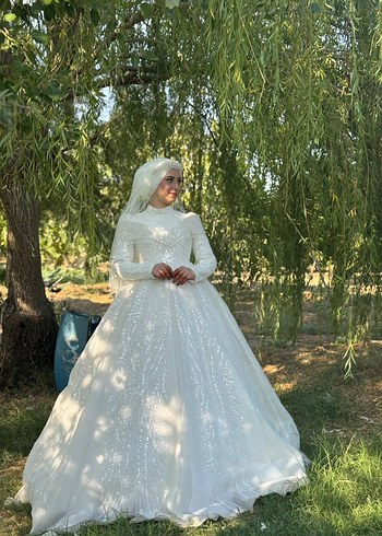 40 Beden beyaz Renk Duvaklı Uzun Kollu Beyaz A Kesim Gelinlik