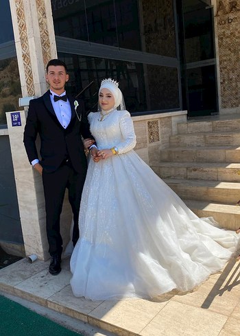 Uzun Kollu Beyaz A Kesim Gelinlik
