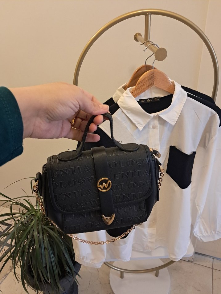 Zincir Detaylı Siyah Yılan Desenli Deri Çanta - Görsel 5