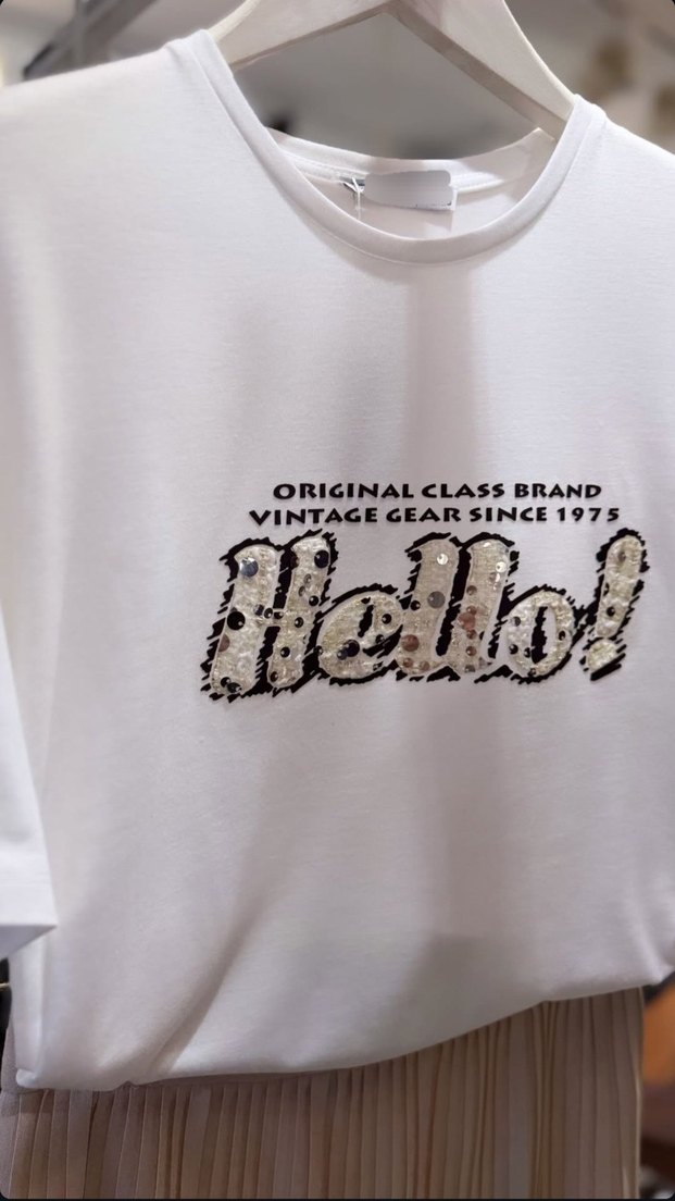 Beyaz Nakışlı Kadın Tişört - Görsel 2