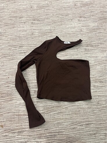 bershka yaka detaylı bluz
