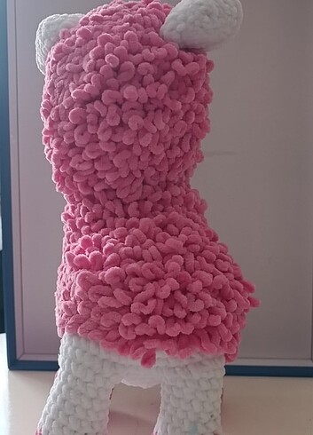 Beden Renk Kıvırcık Pembe Kadife İpten El Örgüsü Amigurumi Kuzu