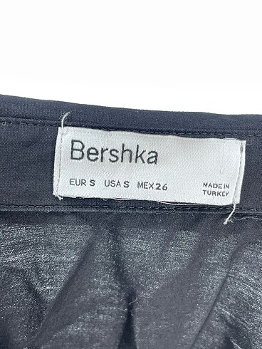 s Beden siyah Renk Bershka Gömlek %70 İndirimli.