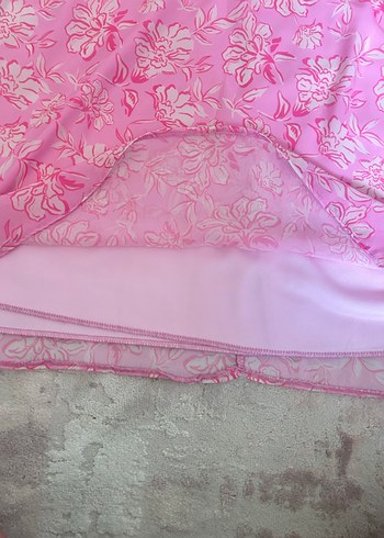 Trendyol & Milla Pembe çiçekli askılı şifon elbise