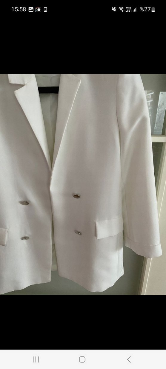 Düğmeli Beyaz Midi Kadın Blazer - Görsel 4